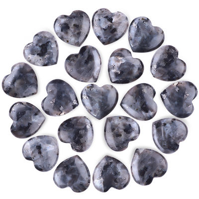 0.8 inch màu đen Labradorite hình trái tim đá chữa bệnh để làm đồ trang sức