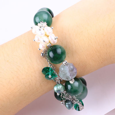 Bàn tay làm bằng đá quý đeo đeo đeo đeo đeo đeo đeo đeo đeo đeo đeo đeo đeo đeo đeo