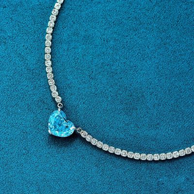 Cái vòng cổ bằng đá quý màu bạc 925